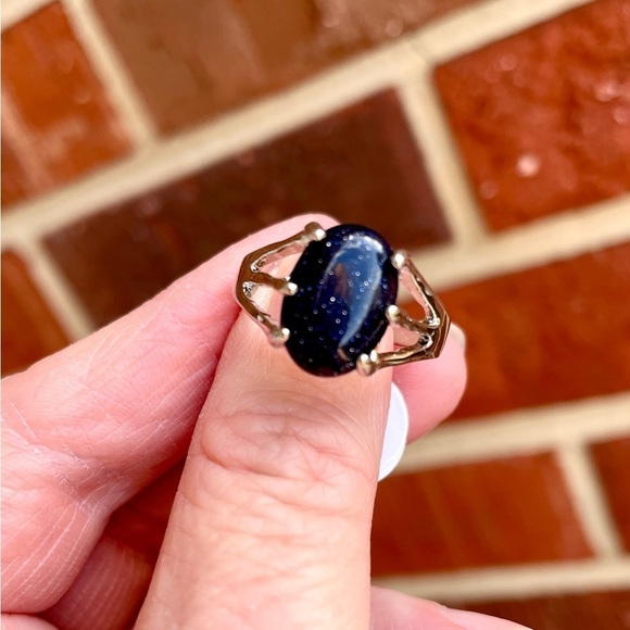 Goldstone Oval Gemstone Ring in Silvertone Size 9.5 - Picture 1 of 12